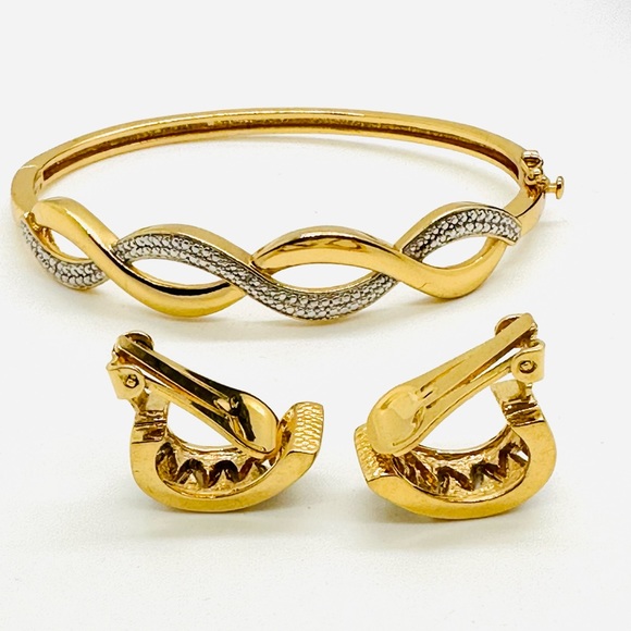 Vintage Rhinestone Earrings & Bracelet - Picture 11 of 13